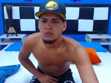 isaac_latinxxx chaturbate