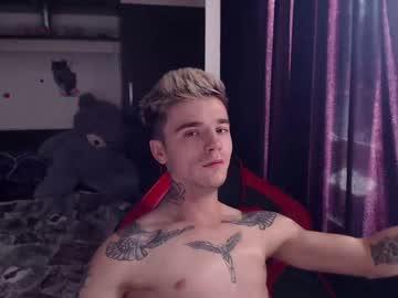 iulianloveeu chaturbate