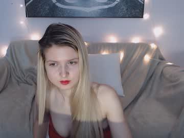 julie_holiday chaturbate