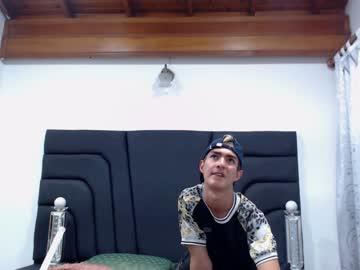 logan_johnsonx chaturbate