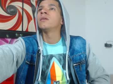 tomhot_18 chaturbate