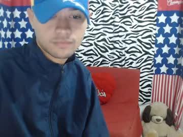 two_hot_guysx chaturbate